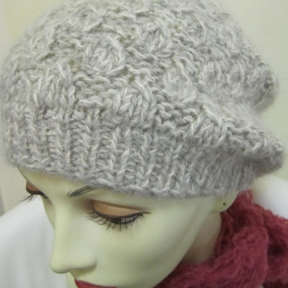 winter hat hand knit in blue - size S/M - Picture 5 of 6